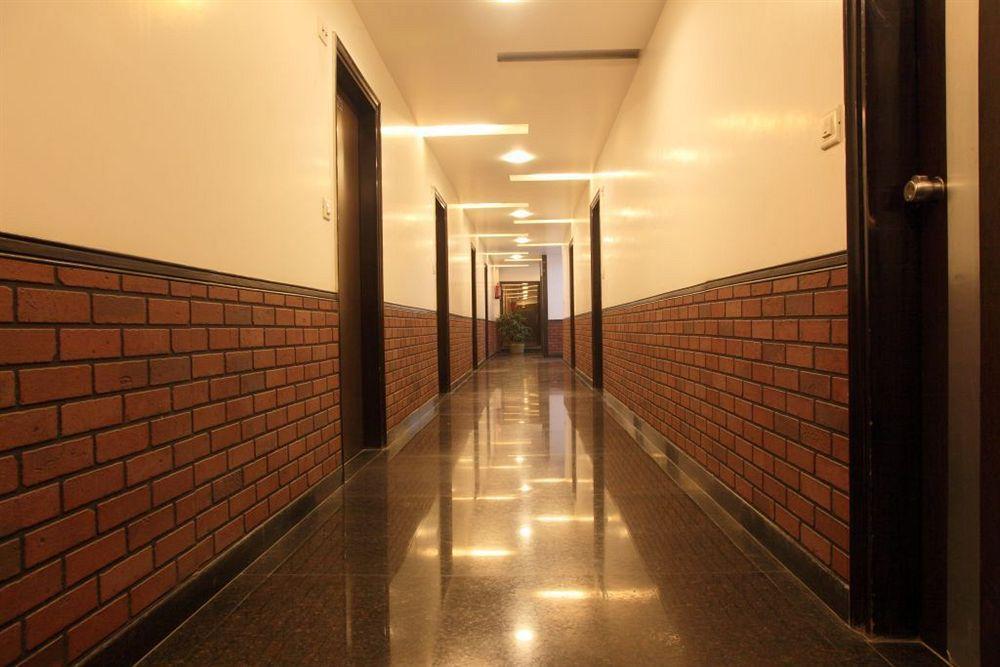 Hotel Lohmod At National Highway 8 - Free Airport Transffer Új-Delhi Kültér fotó