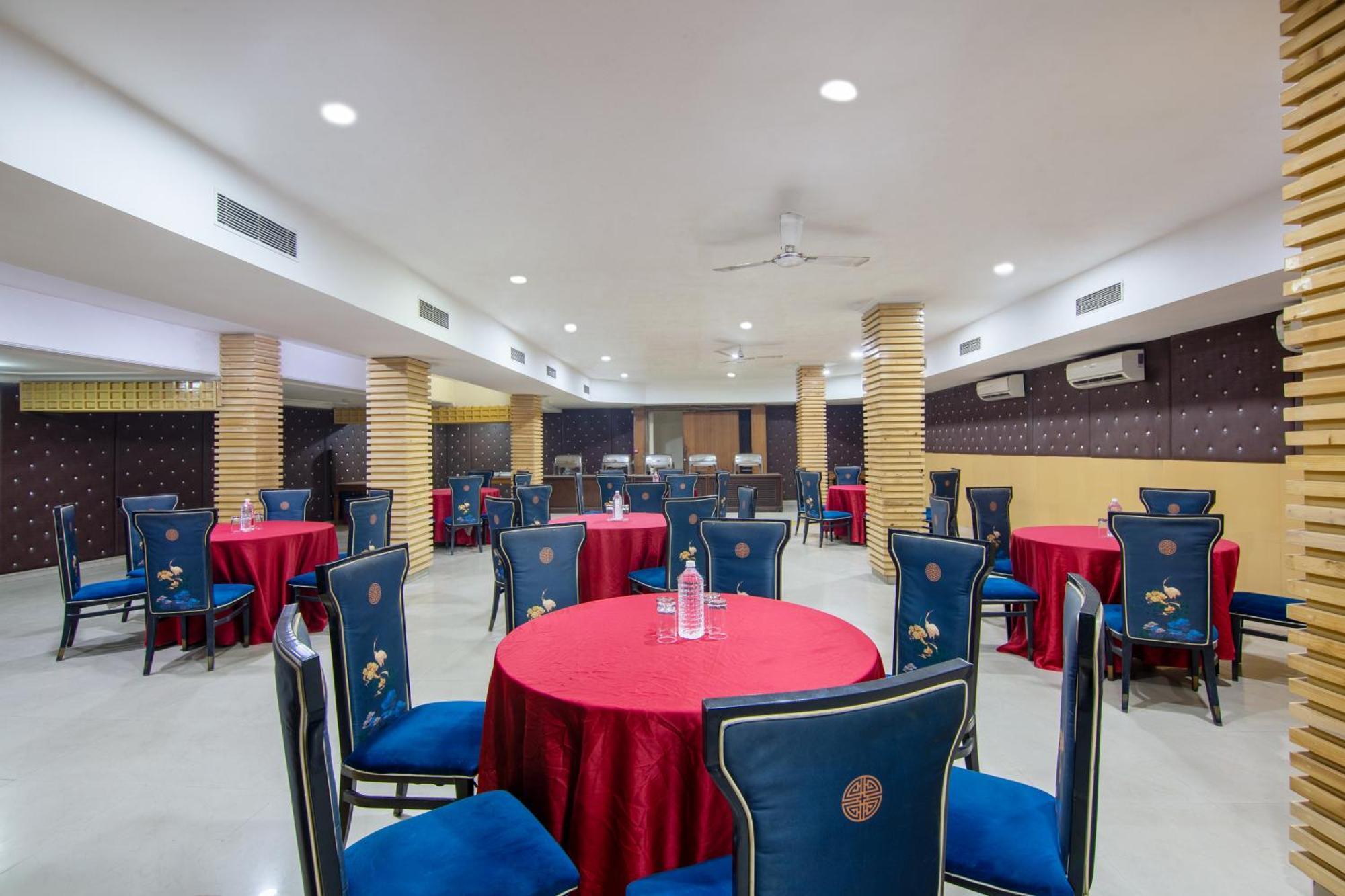 Hotel Lohmod At National Highway 8 - Free Airport Transffer Új-Delhi Kültér fotó