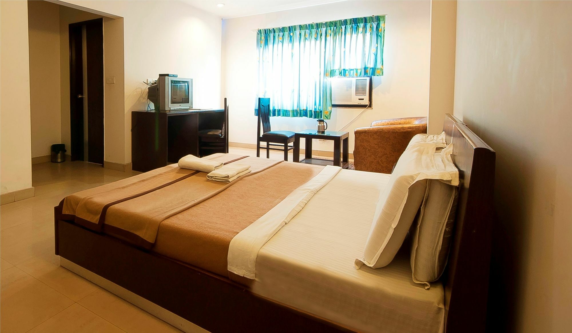 Hotel Lohmod At National Highway 8 - Free Airport Transffer Új-Delhi Kültér fotó